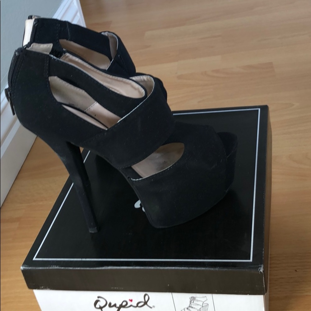 High heels - Picture 2 of 2